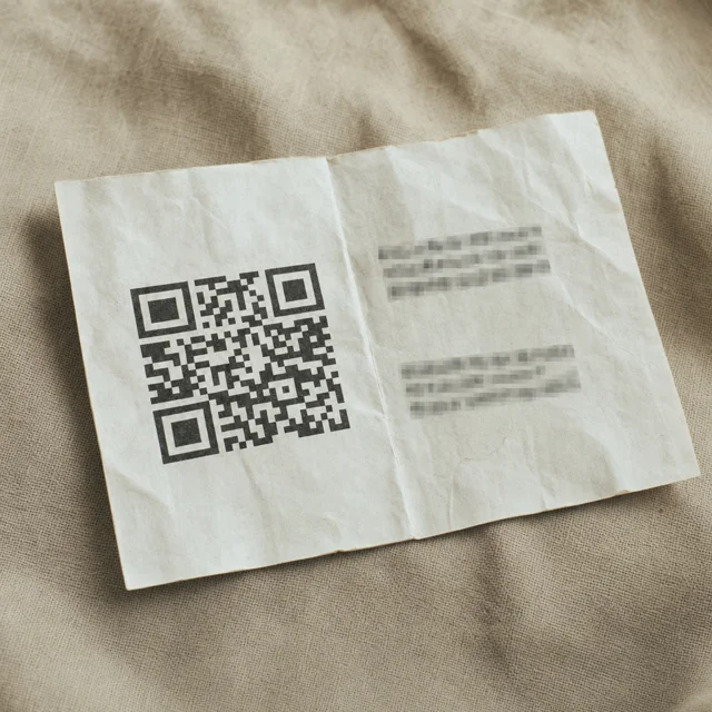 Papierowy portfel z kodem QR